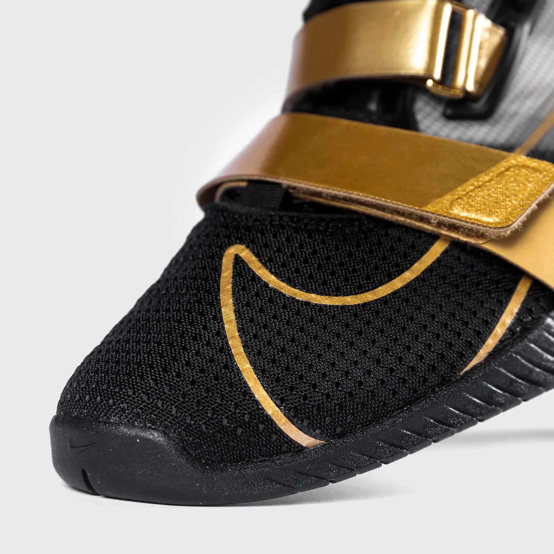 Nike - Romaleos 4 Weightlifting Shoes - BLACK/METALLIC GOLD-WHITE