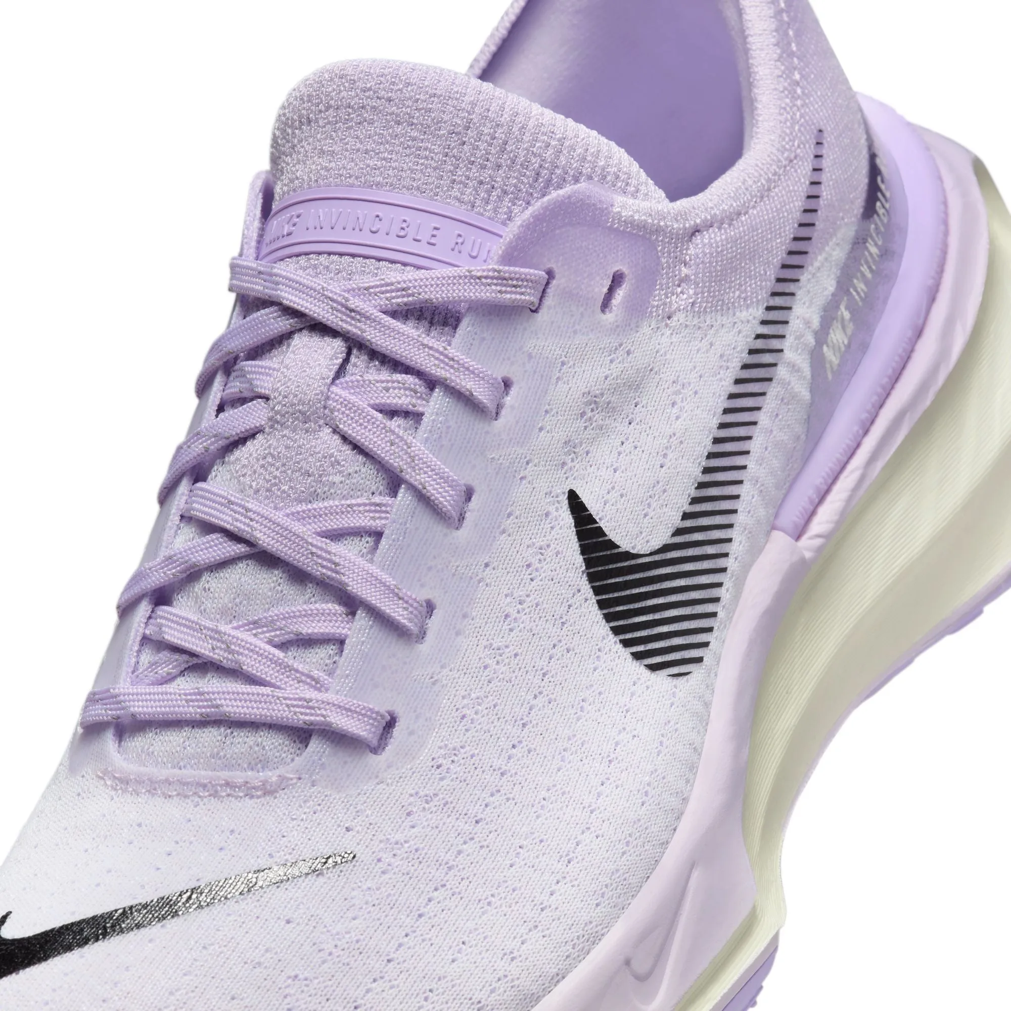 Nike Women's Invincible 3