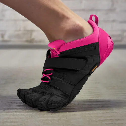 Vibram Women's V-Train 2.0 in Black/Pink