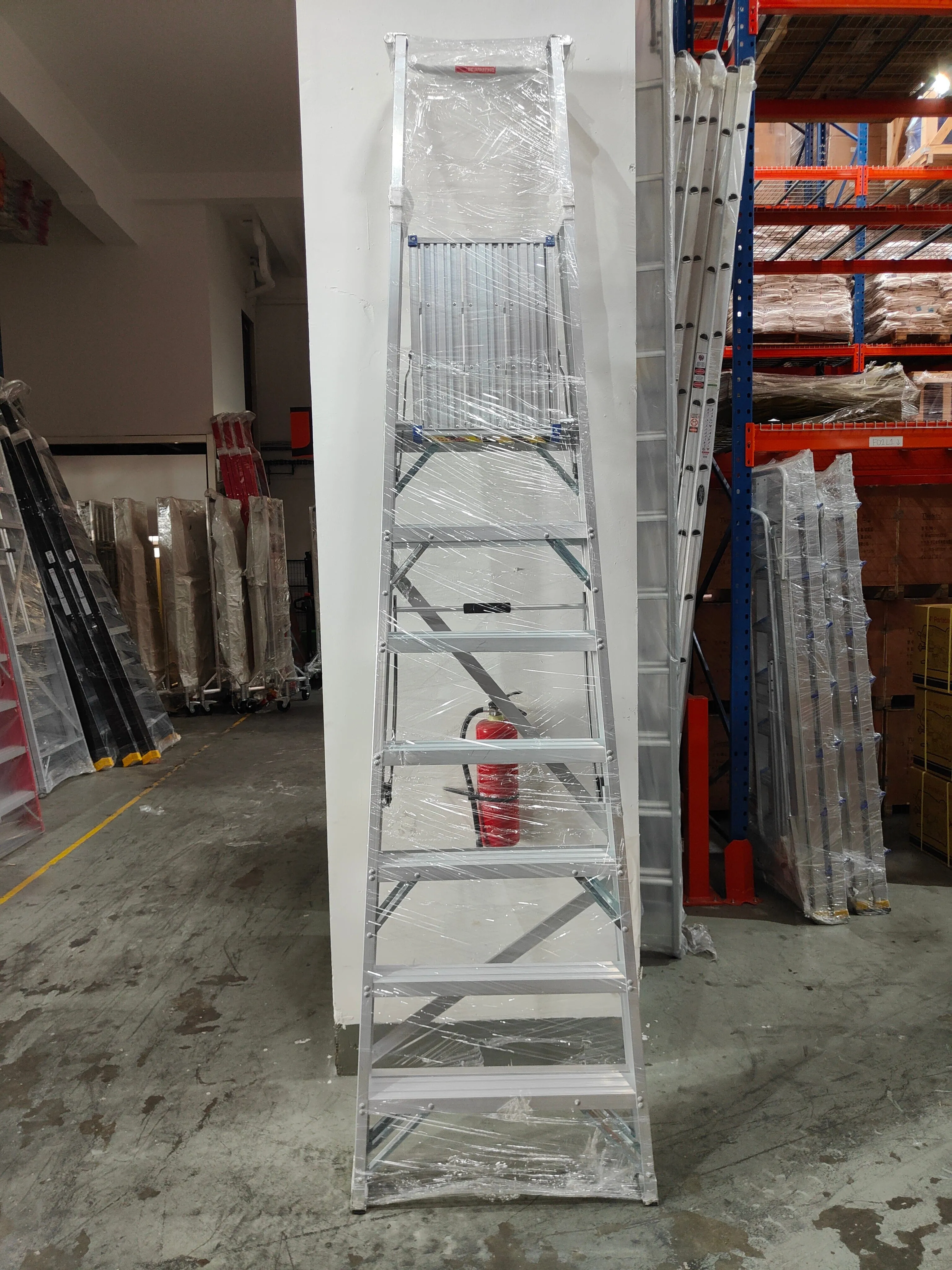 XG Aluminium Platform Ladders Come with Safety Chain | Sizes : 3 Steps to 12 Steps | Model : L-XG152EA