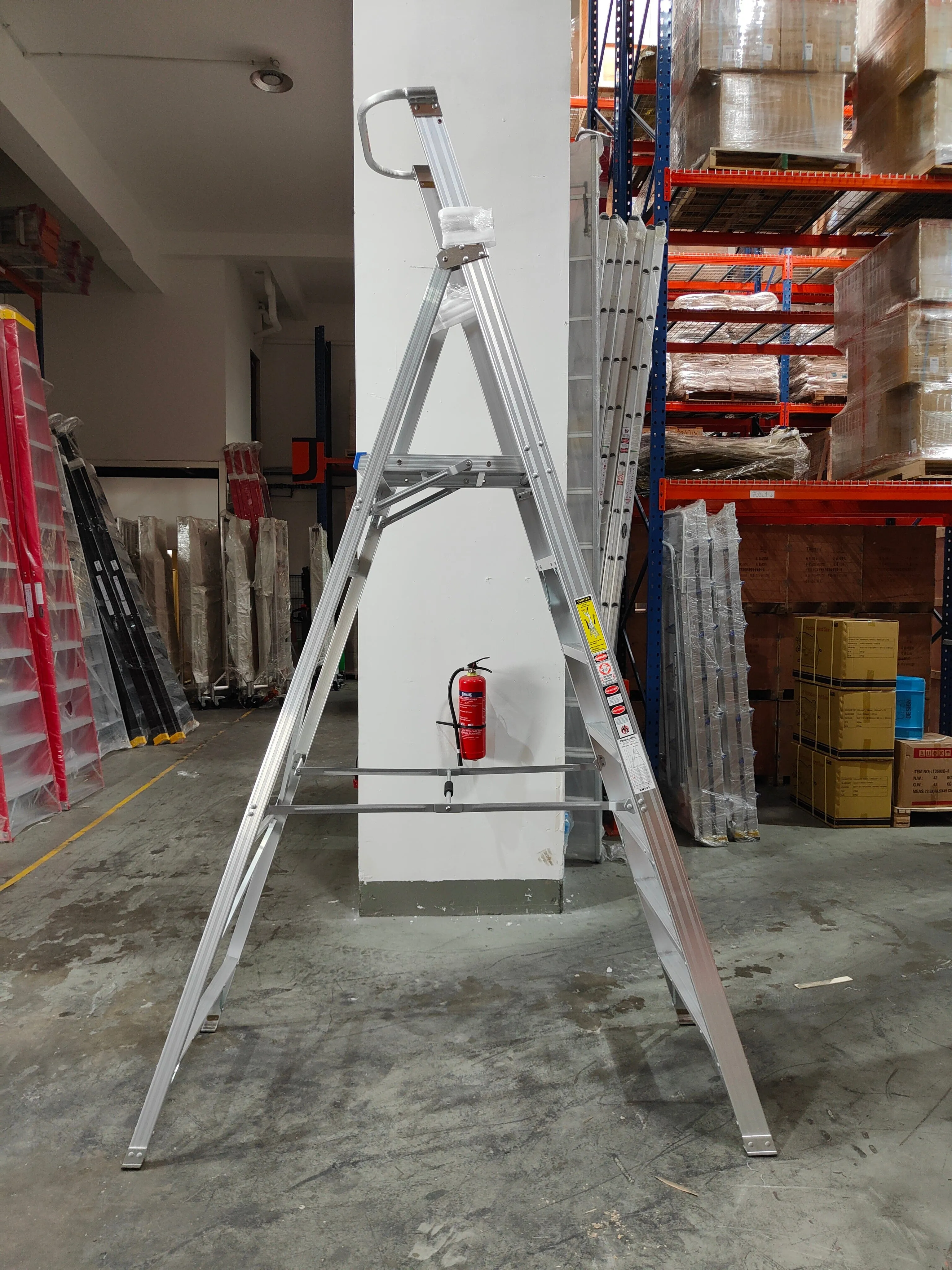 XG Aluminium Platform Ladders Come with Safety Chain | Sizes : 3 Steps to 12 Steps | Model : L-XG152EA